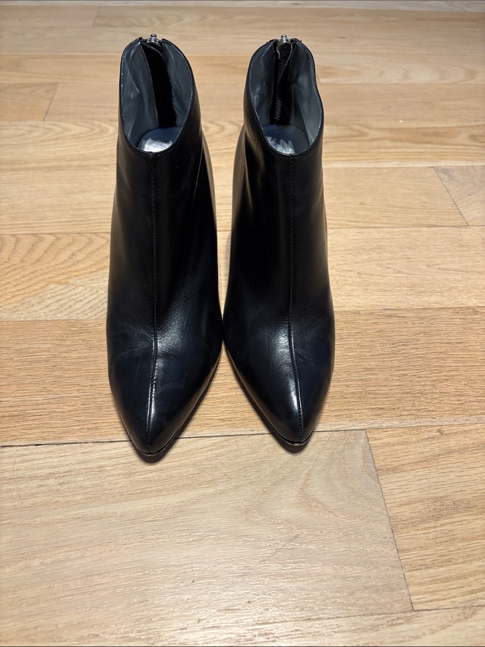 Classic Black Pointed-Toe Leather Ankle Boots with Back Zip